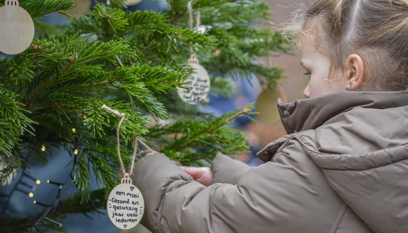 Kerstboom voor kinderen met een spierziekte SPORTPLEIN Spieren voor Spieren title=